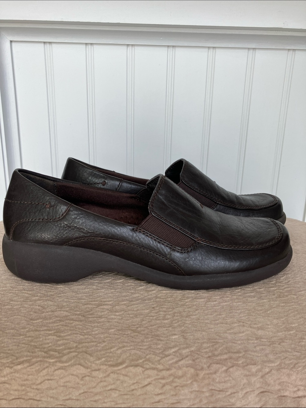 Nicole Chocolate Brown Leather Comfort Loafers Slip On Shoes Women's 7M Casual